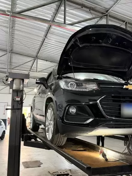 Atendimento automotivo em veículo Chevrolet na Lubrisul